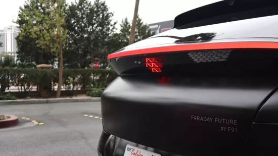 CES 2018大展首日精彩匯總：賈躍亭夢(mèng)想車再蹭熱點(diǎn)，中國(guó)品牌“霸館”