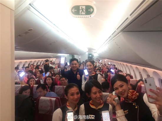 想要在飛機(jī)上愉快玩手機(jī)？或許這些你得先清楚