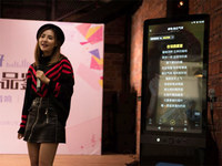 1米85神秘唱將現(xiàn)身！酷狗攜多款音樂(lè)硬件亮相