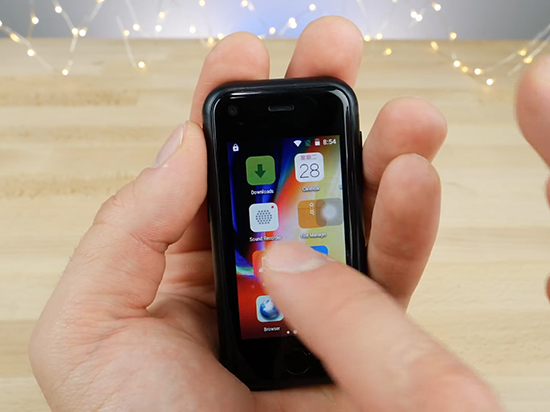 迷你iPhone 8 Plus開箱：居然還能一鍵切換小劉海