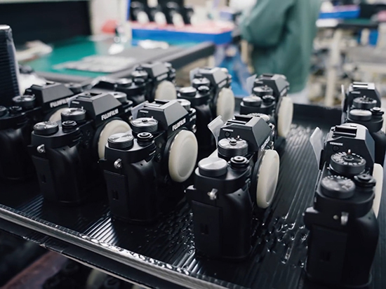 富士日本工廠探秘：XT-2微單相機、MK電影鏡頭是這樣生產的