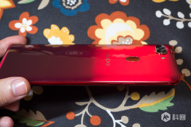 OPPO R15夢(mèng)鏡紅體驗(yàn)評(píng)測：顏值再升級(jí) 夜拍更出眾