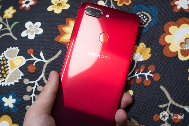 OPPO R15夢(mèng)鏡紅體驗(yàn)評(píng)測：顏值再升級(jí) 夜拍更出眾