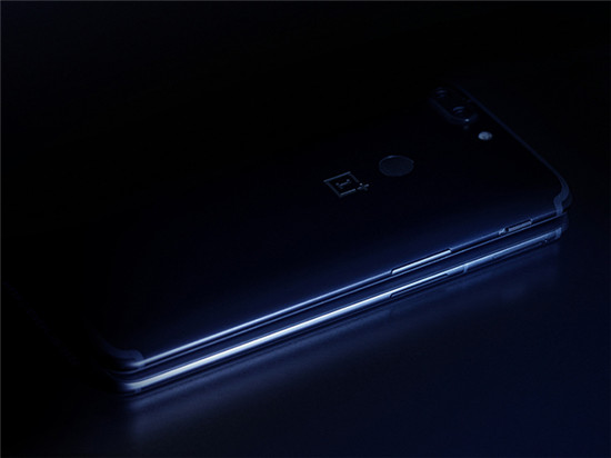 科客晚報(bào)：號(hào)稱線下旗艦手機(jī)小米6X發(fā)布 工信部將出臺(tái)上行速率標(biāo)準(zhǔn)