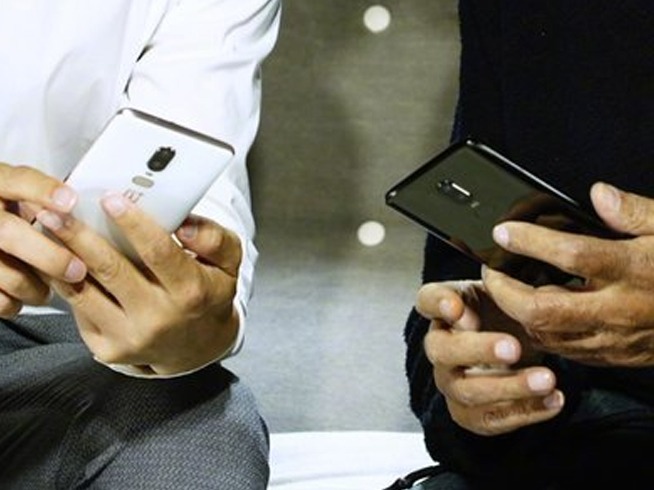 一加手機(jī)6全方位曝光：圓潤機(jī)身手感好 是否漲價(jià)成最大懸念