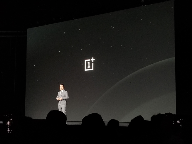 全速旗艦一加手機6發(fā)布：3199元起售 復聯(lián)版加持手感依舊爽