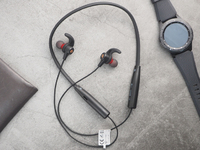 愛浪藍牙運動耳機W1體驗評測：讓人滿意的佩戴和續(xù)航表現(xiàn)