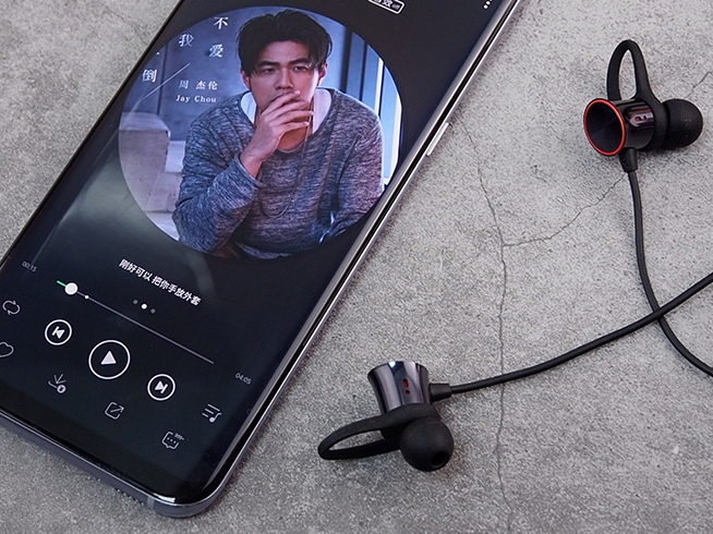 一加云耳開箱試用：支持充電10分鐘爽聽5小時(shí) 音質(zhì)算不錯(cuò)