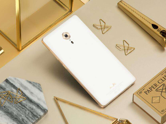 科客晚報(bào):5月安卓機(jī)性能排行榜單出爐 未來(lái)一天將有25個(gè)小時(shí)