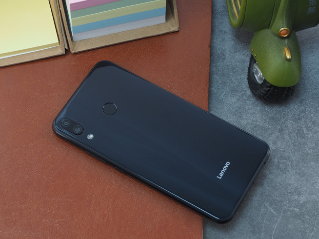 聯(lián)想千元新機Z5體驗評測：國民新旗艦是噱頭 還是誠意回歸呢？