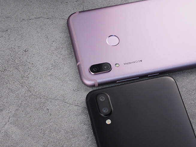 魅藍(lán)E3拍照性能對比榮耀Play：要媲美旗艦 還有差距