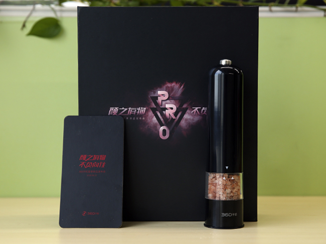 8月新機(jī)提前逐個(gè)看：OPPO R17系列領(lǐng)銜 堅(jiān)果Pro2S又要逆襲？