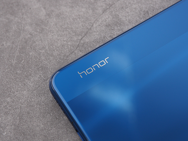 榮耀8X上手體驗:拍照效果一般 但有大屏幕高性價比