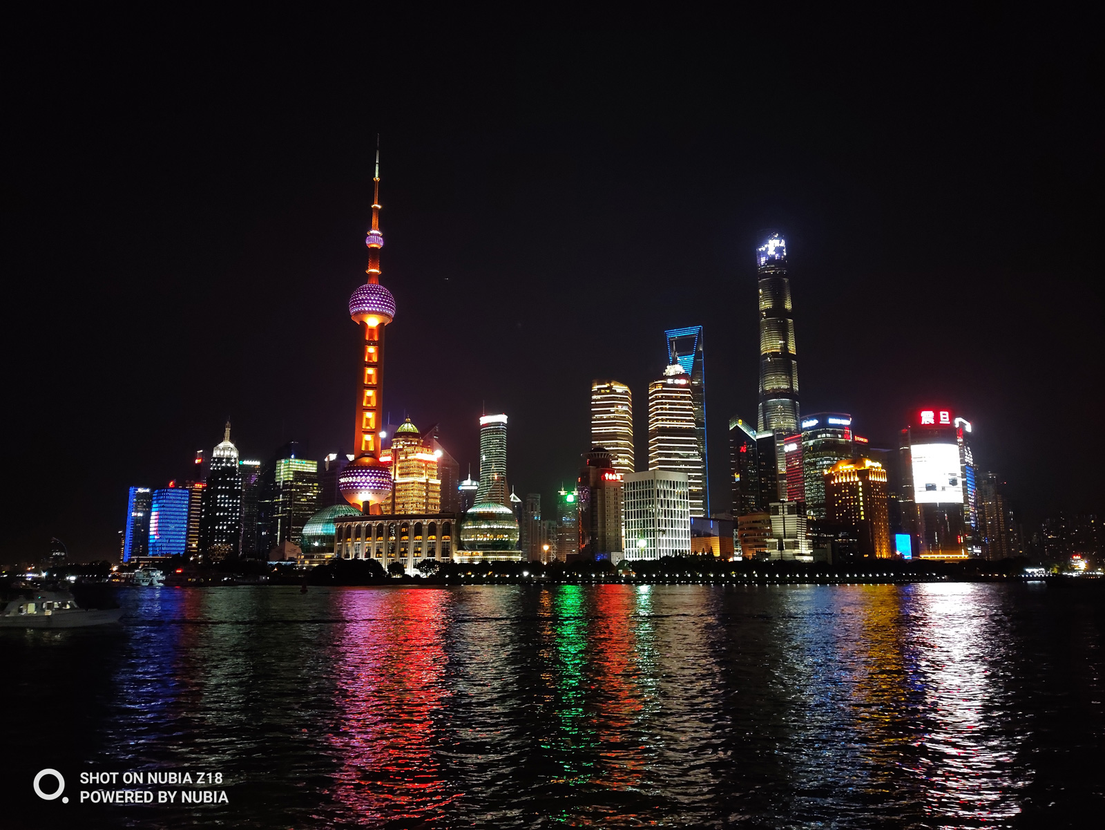 無邊水滴屏努比亞Z18評(píng)測(cè)：手感極佳的拍攝旗艦