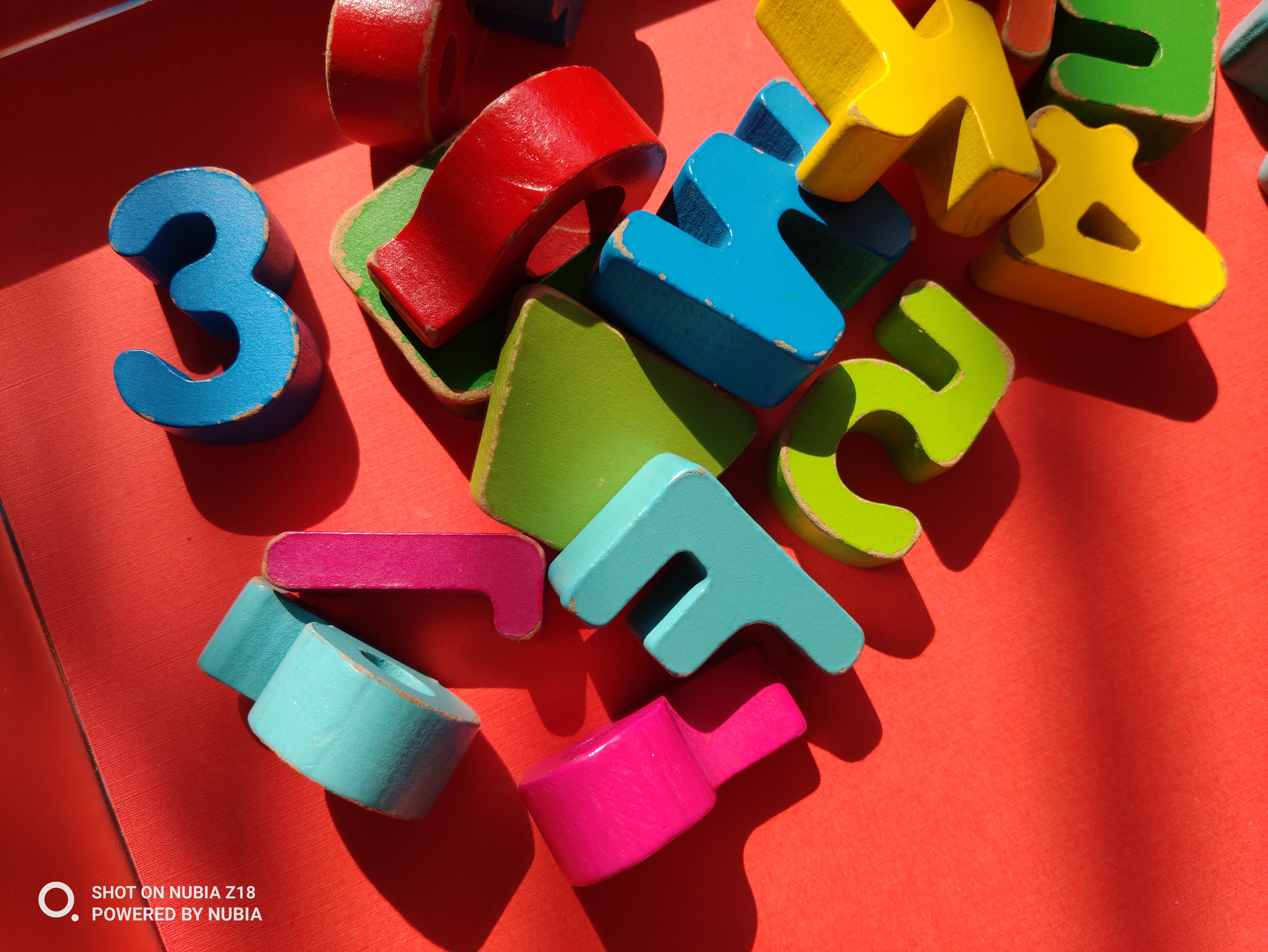 努比亞Z18視頻評測：顏值出色 AI相機(jī)出眾