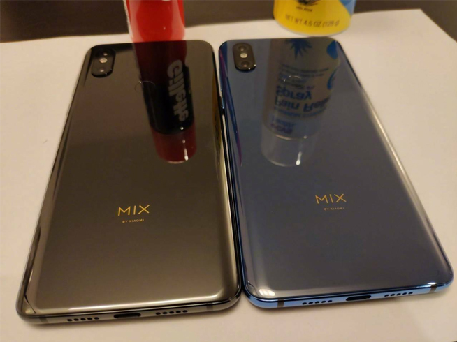 小米MIX3真機照偷跑：墨藍新配色 標準版依然用后置指紋？