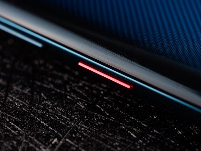 華為Mate 20 Pro開箱體驗(yàn):3D結(jié)構(gòu)光屏內(nèi)指紋徠卡三攝