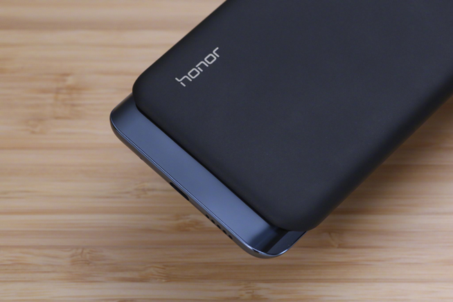 趙明再曝榮耀Magic2：滑蓋也能帶殼 藍色版低調(diào)亮相