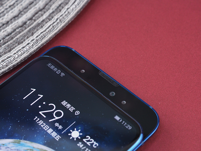 榮耀Magic2開箱體驗:屏內指紋超廣角三攝 還有停不下的滑屏