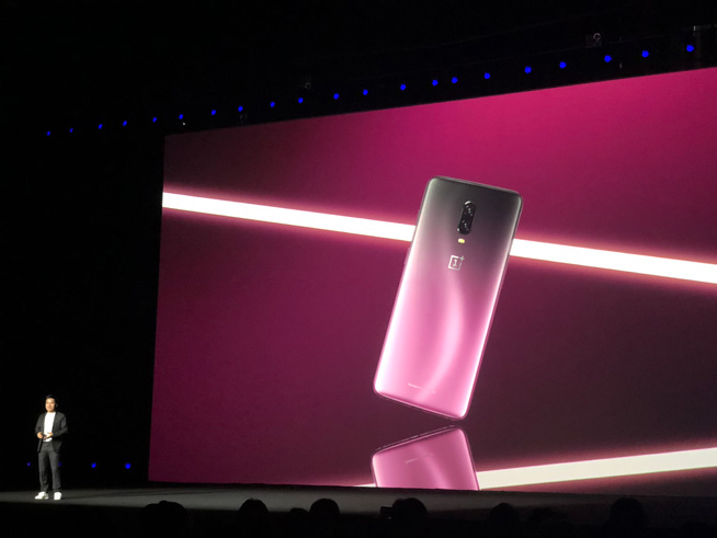 國(guó)行一加6T發(fā)布:3399元起 彩蛋小意外