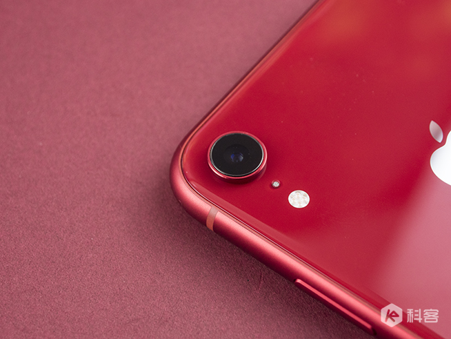 蘋(píng)果iPhone XR開(kāi)箱:這一抹紅色最獨(dú)特