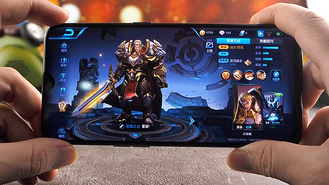 實(shí)測(cè)OPPO R17 Pro玩《王者榮耀》AR相機(jī):妲己姐姐能和你合影了