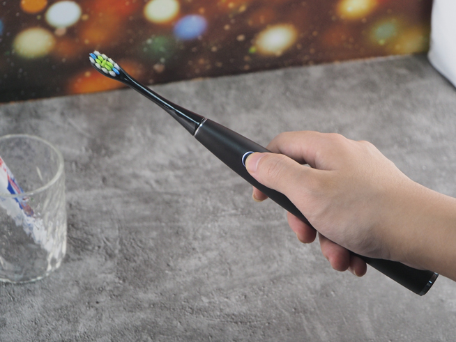 Oclean One智能聲波電動牙刷體驗評測：口腔護(hù)理變得更加簡單