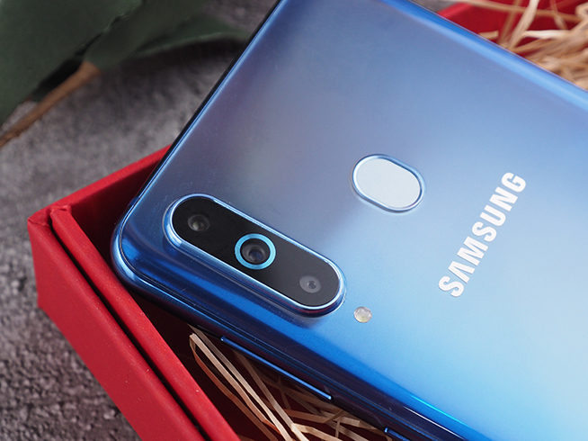 三星A8s上手體驗(yàn):黑瞳全視屏 驍龍710+24MP三攝 性價(jià)比之選