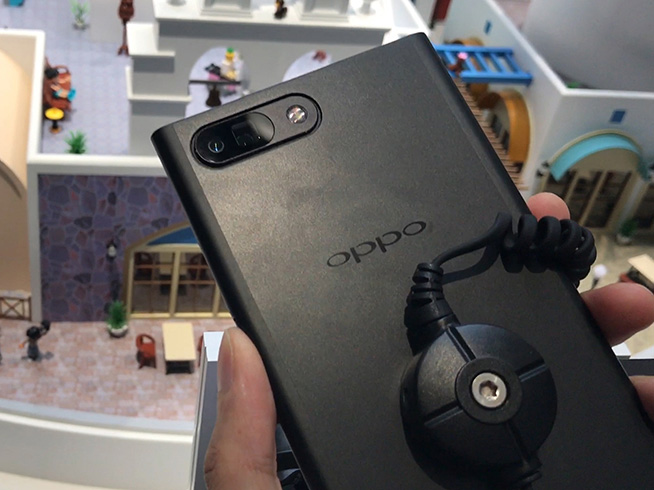 OPPO秀肌肉：10倍無損光學(xué)變焦提前亮相 新旗艦或?qū)⑹装l(fā)