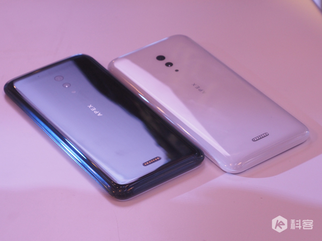 vivo APEX 2019上手圖賞：一體化設(shè)計感極強 按鍵開孔通通消失