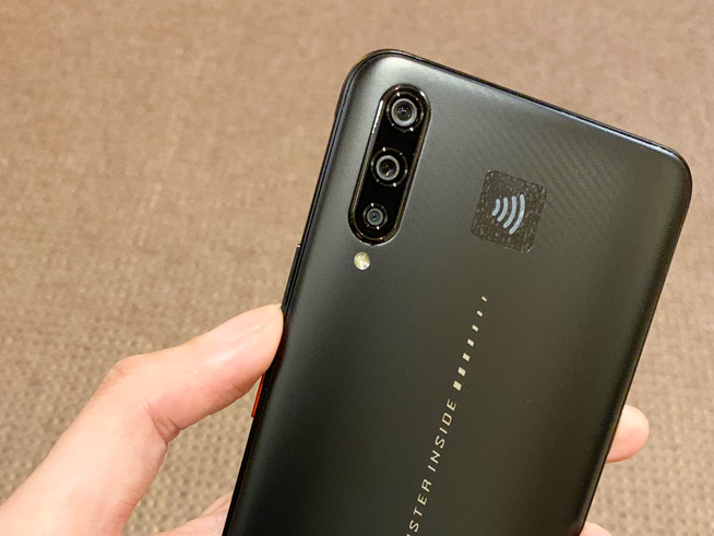 小米9不是對(duì)手?iQOO手機(jī)透露備貨給力,這匹黑馬猛