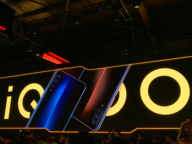 小米9不是對(duì)手?iQOO手機(jī)透露備貨給力,這匹黑馬猛