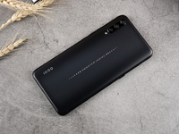 全新iQOO體驗：驍龍855配12G內(nèi)存44W閃充 比游戲手機更強大