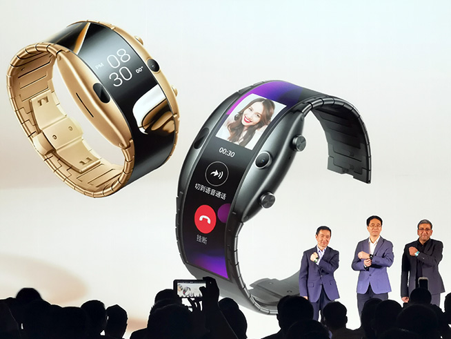 十項技能贏蘋果Watch！實測努比亞阿爾法腕機有多香？