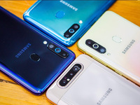 旋轉(zhuǎn)鏡頭和大電池都有了，三星Galaxy A四款新機(jī)登陸國內(nèi)