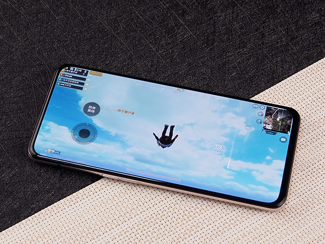 OPPO Reno游戲測試：驍龍710配6GB內(nèi)存 流暢度很高