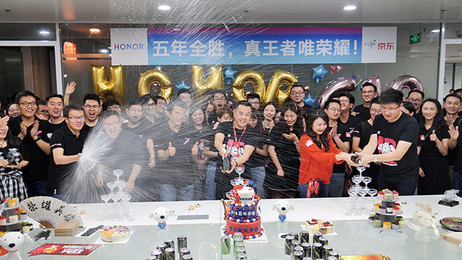 618收官，強(qiáng)手林立的手機(jī)市場(chǎng)為何唯有榮耀20系列連連封冠成最大贏家？