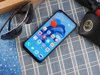 極點(diǎn)全面屏配AI四攝 華為nova 5i體驗(yàn)評(píng)測