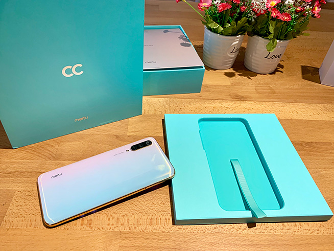 小米CC9系列新機(jī)開(kāi)售，美圖定制贏得開(kāi)門紅