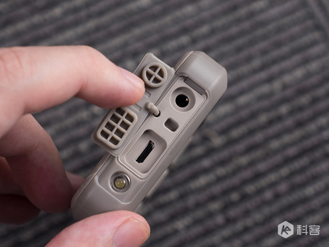 諾基亞800體驗(yàn)評(píng)測(cè)：IP68級(jí)別三防 功能齊全戶外好搭檔