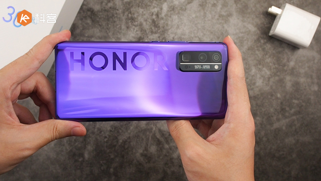 榮耀30 Pro上手體驗(yàn)：霓影紫特別設(shè)計(jì)愛(ài)了 50倍潛望式長(zhǎng)焦實(shí)在穩(wěn)