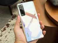 華為nova7 Pro上手圖賞：7號(hào)色搶鏡，5G時(shí)代難得的輕盈好手感