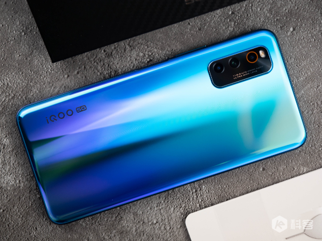 iQOO Neo3圖賞：驍龍865+144Hz高刷新率屏 再次定義真香機(jī)