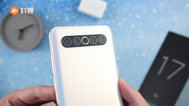 魅族17開箱上手：設(shè)計依然很魅族 屏幕竟能OTA解鎖120Hz！