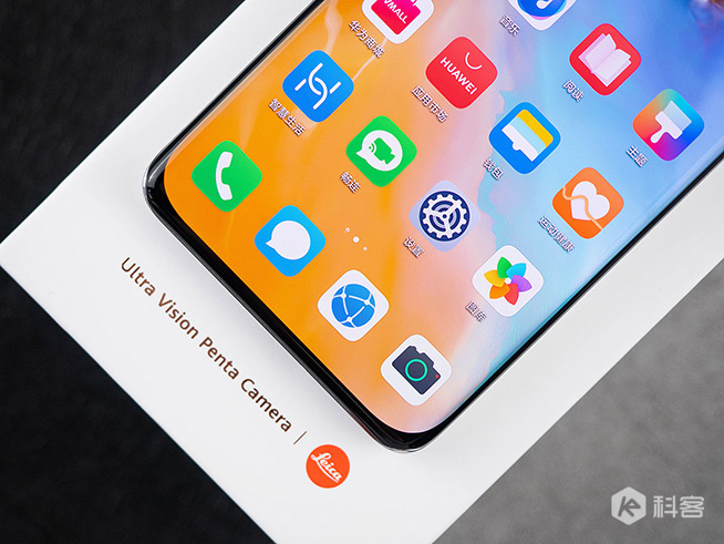 華為P40 Pro+評(píng)測：陶瓷質(zhì)感一流 鎖定2020最強(qiáng)攝影旗艦