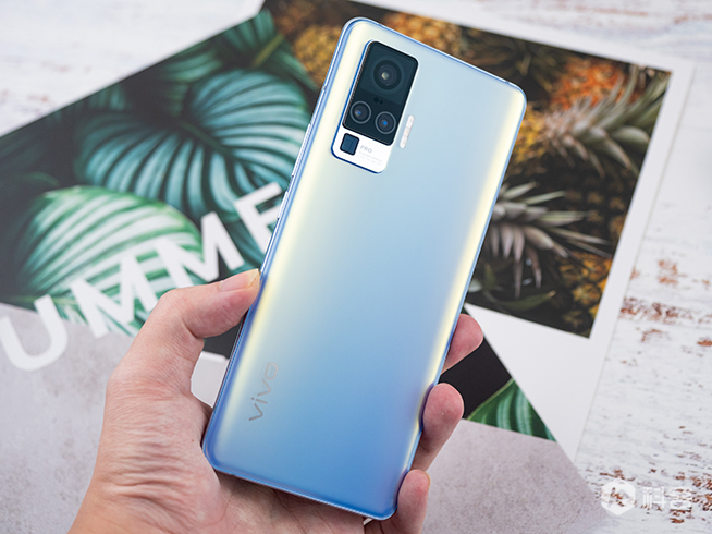 vivo X50 Pro上手體驗(yàn)：手抖救星微云臺(tái)！5G輕薄高顏值
