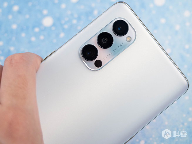 OPPO Reno4 Pro開箱上手：超級夜景視頻加持 極致輕薄真不錯(cuò) 