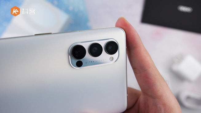 OPPO Reno4 Pro開箱上手：超級夜景視頻加持 極致輕薄真不錯(cuò) 