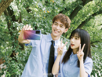 年輕人嘗鮮5G首選輕旗艦，榮耀30青春版開啟預(yù)售6期免息贈耳機(jī)