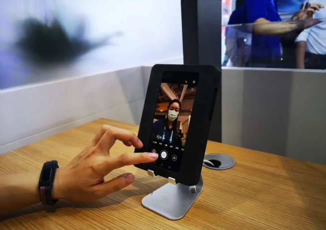 首款屏下攝像頭手機即將來襲 中興A20搶先拿下重磅首發(fā)！